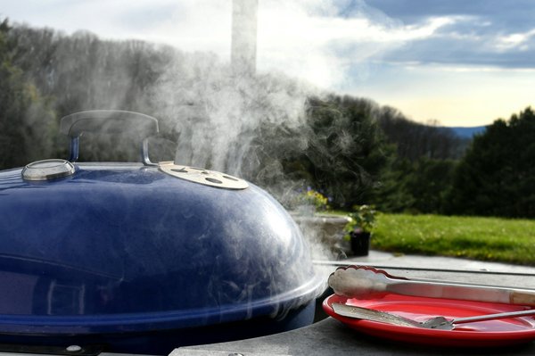 Le meilleur barbecue charbon avec couvercle pour vos soirées grillades